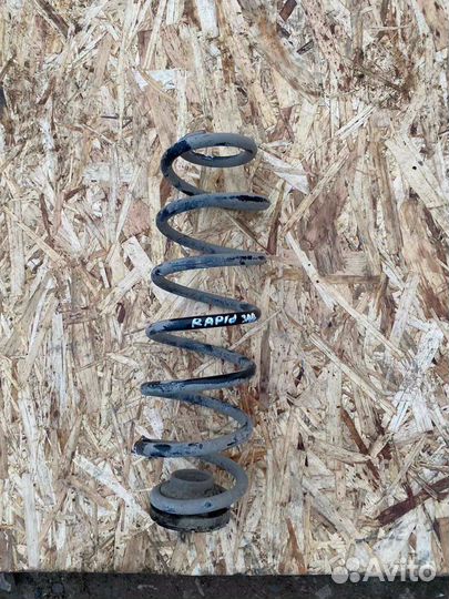 Задняя пружина Skoda Rapid