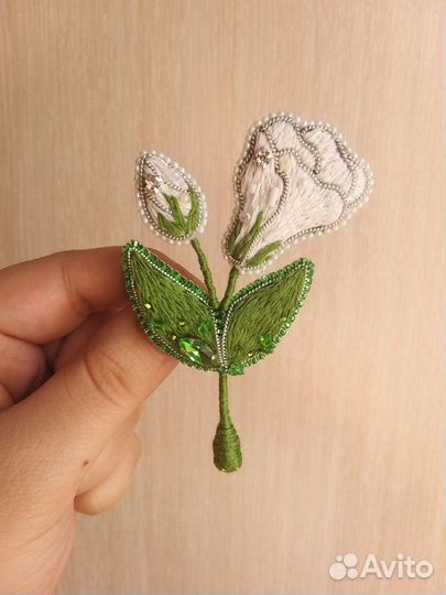 Брошь ручной работы Эустома