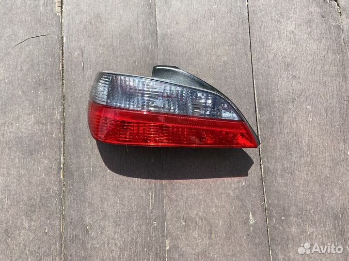 Фонарь задний левый Peugeot 406 95