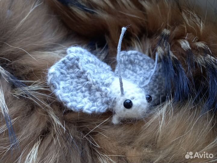 Вязаная моль брелок/обвес на сумку