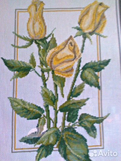 Картина вышита крестом