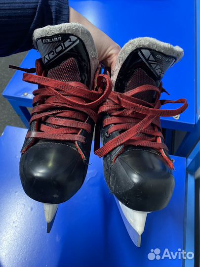 Вратарские коньки bauer