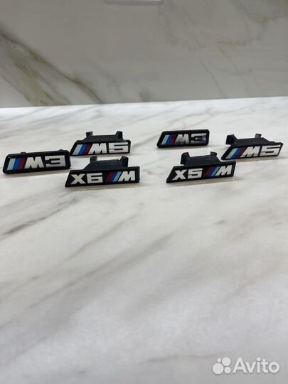 Шильдик эмблема в ноздри Bmw M5, M3, X5M, X6M