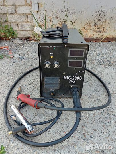 Сварочный полуавтомат MIG 200 pro