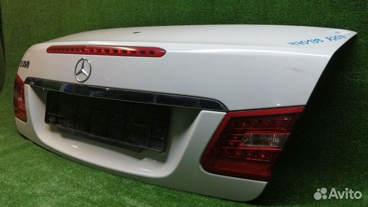Крышка багажника Mercedes-Benz E-Class