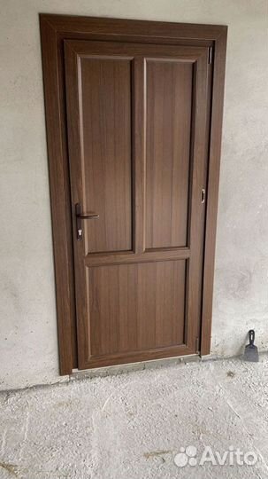 Пластиковые двери