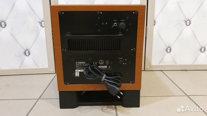 Сабвуфер Yamaha YST-SW030