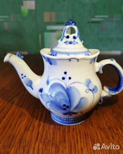 Гжель коллекционная сахарница,чайники