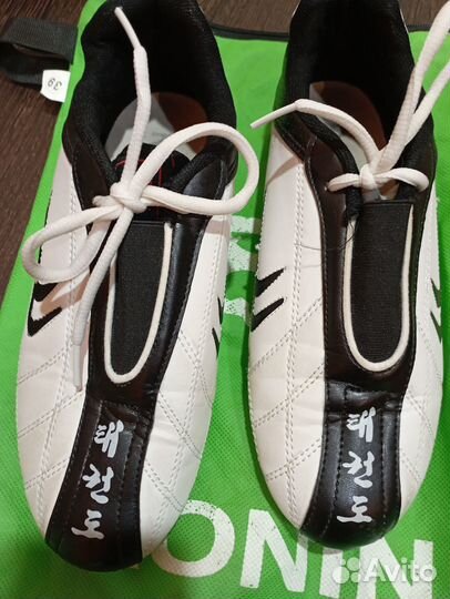 Футы, степки, перчатки для теквандо