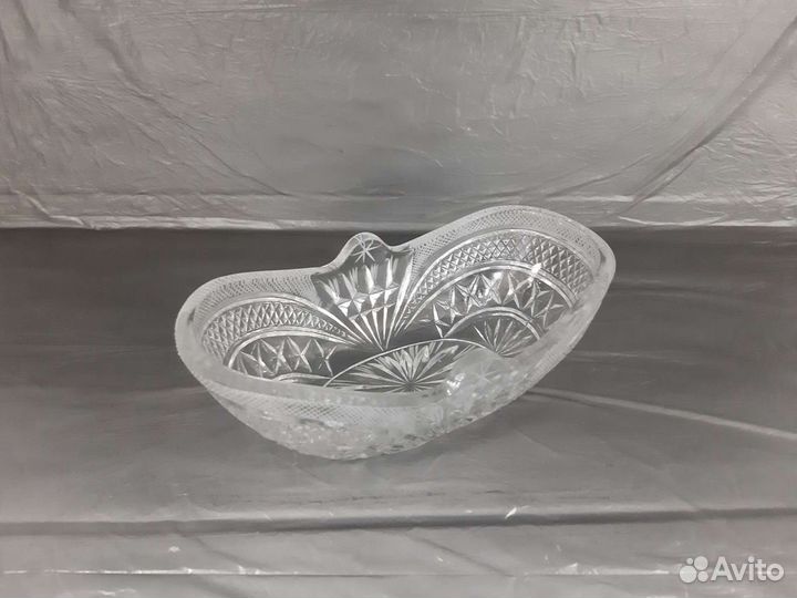 Хрустальная вазочка