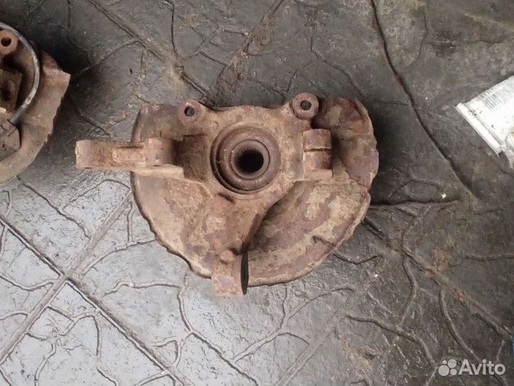 Додж калибер кулак поворотный