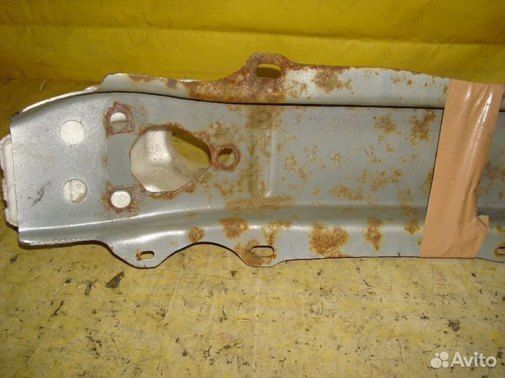 Усилитель бампера Toyota Corolla fielder NZE164G (Переднее)