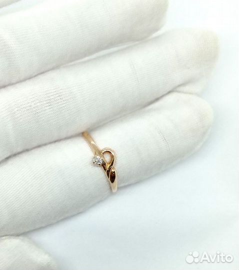 Золотое кольцо с бриллиантом 16,5р