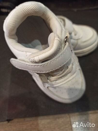 Кроссовки детские