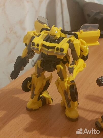 Бамблби Studio Series 100 оригинал 12см