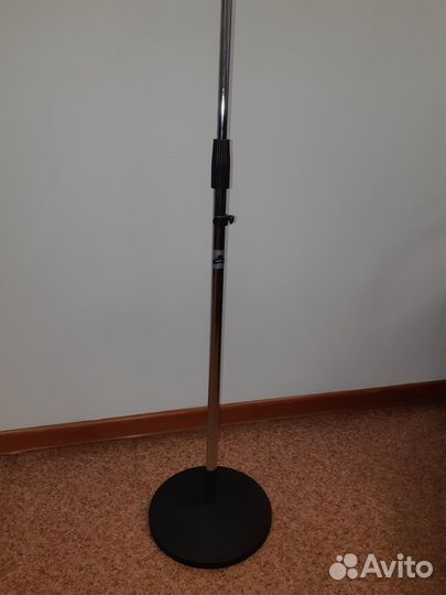 Стойка микрофонная прямая хром MVT 140см новая
