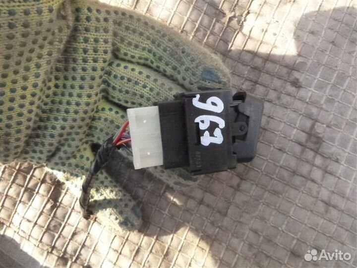 Кнопка печки Mitsubishi Pajero V73W 2000