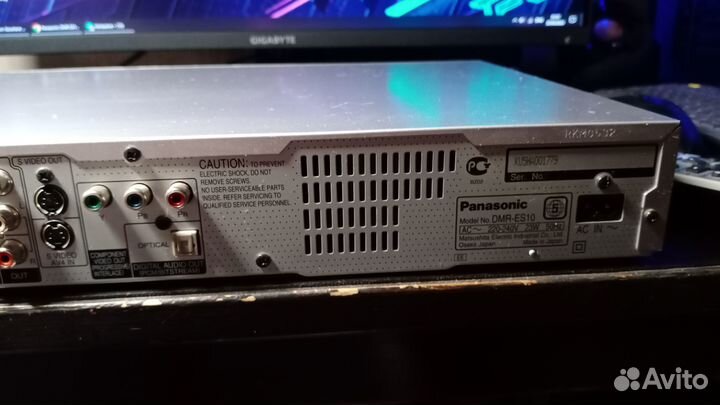 Пишущий DVD плейер Panasonic DMR-ES10