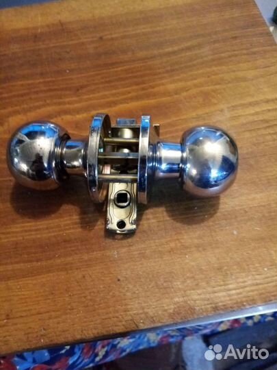 Дверная ручка