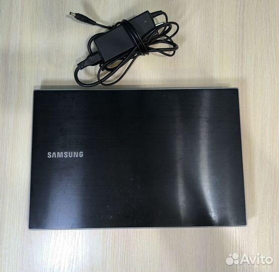 Ноутбук Samsung NP300 (I5\10gb\GT520\120\500)