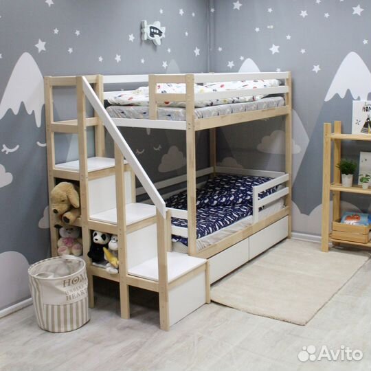 Детская двухъярусная кровать с лестницей комодом