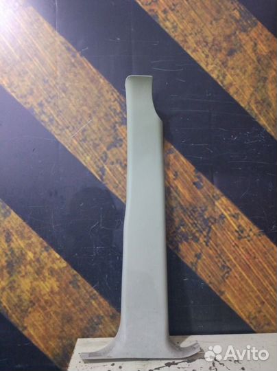 Обшивка салона правая Cadillac Escalade LQ9 2002