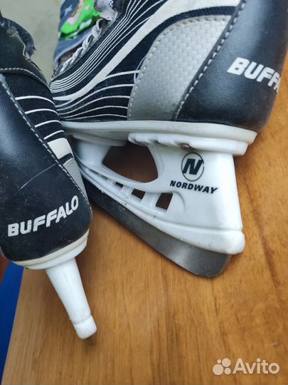 Коньки хоккейные