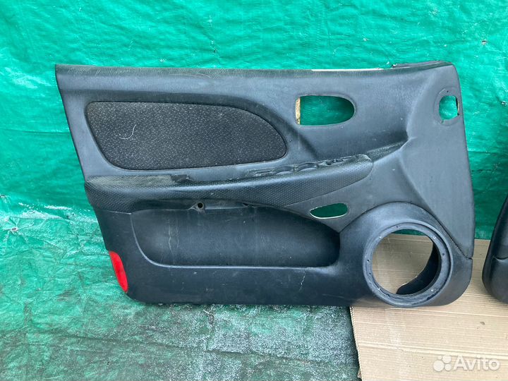 Обшивки передних дверей Hyundai Sonata IV EF 2004г