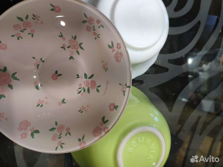 Тарелки посуда чашки