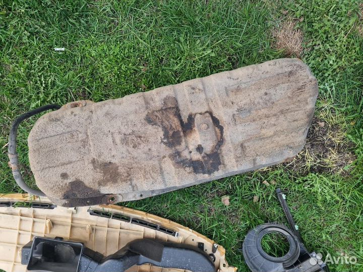 Kia Sportage 1 топливный бак