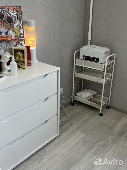 Маникюрный стол