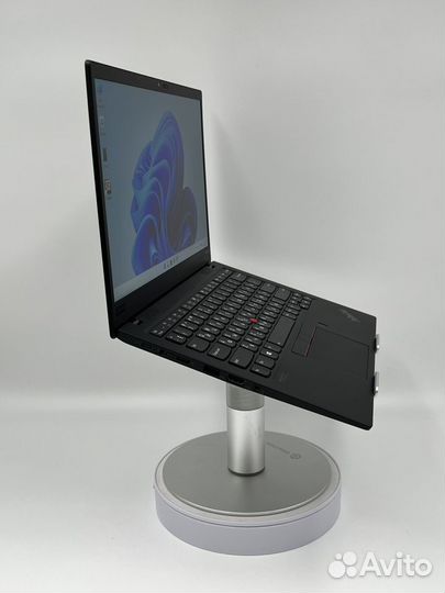 Ноутбук Lenovo ThinkPad X1 Carbon Gen 7 i5/SSD/Win