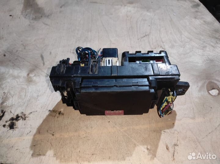 Блок предохранителей Mitsubishi Galant 7