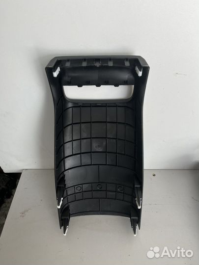 Задняя центральная консоль Хундай Елантра AD 2017