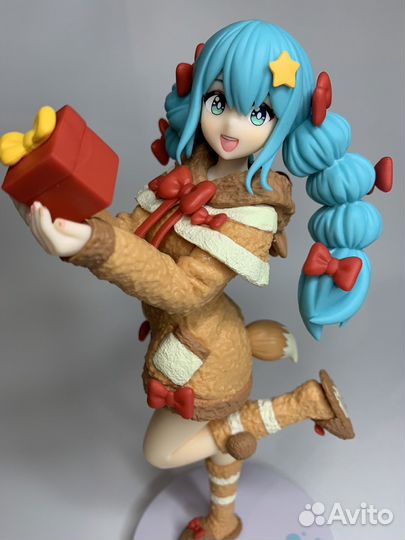 Фигурка аниме Hatsune Miku Winter 2022