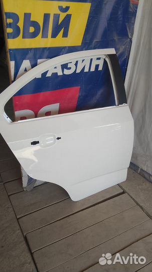 Дверь задняя правая