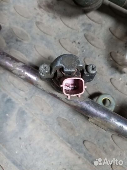 Топлевная рампа vq20 ниссан цефиро,максима а32