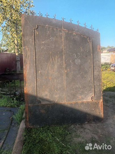 Секционные ворота с калиткой бу