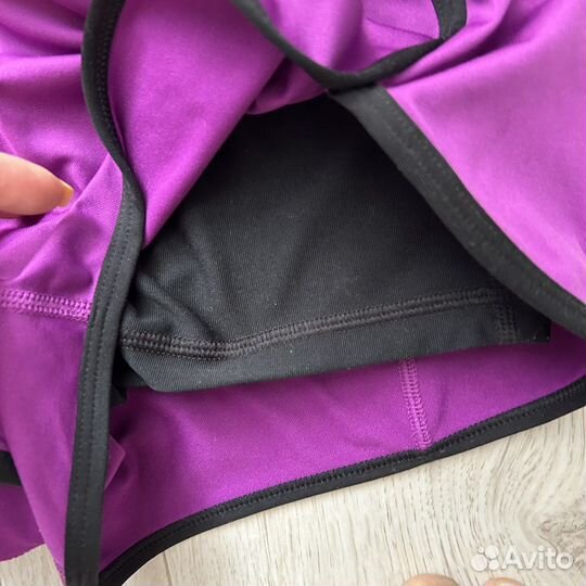 Теннисные шорты Nike