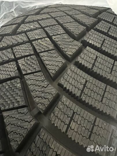 Pirelli Winter Ice Zero 225/60 R18 104T