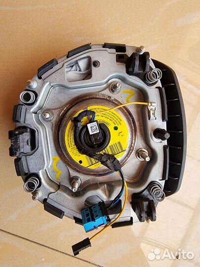 Подушка безопасности водителя BMW F10