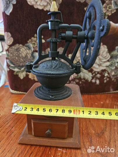 Ручная кофемолка