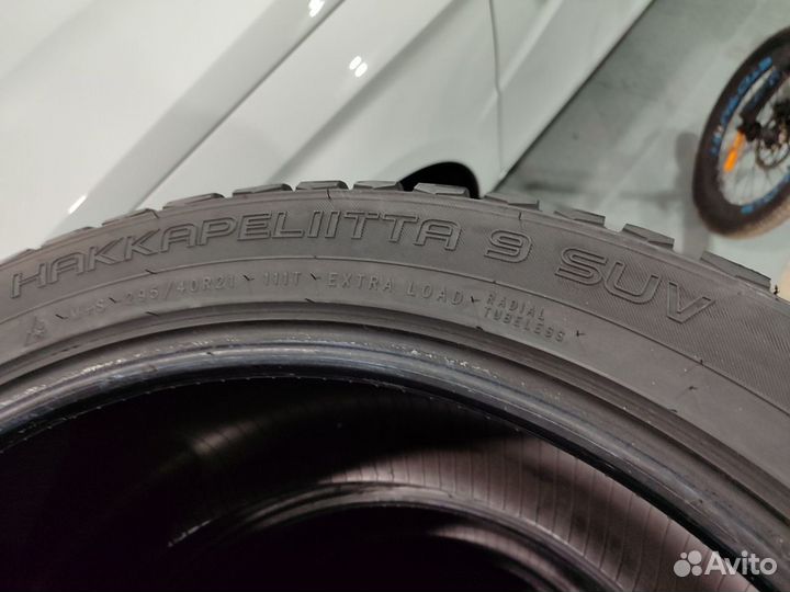 Nokian Tyres Hakkapeliitta 9 SUV 295/40 R21