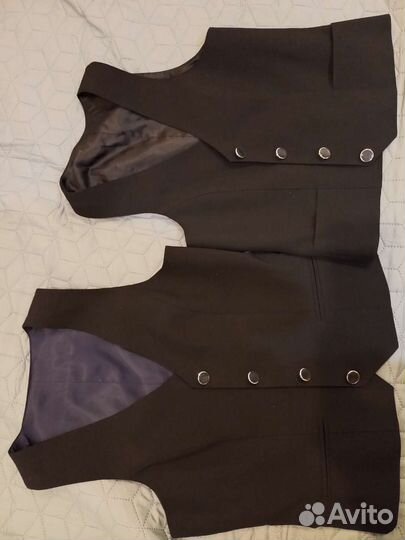 Новые жилетки на девочку 152 см и 164 см