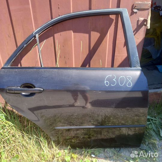 Задняя правая дверь mazda 6