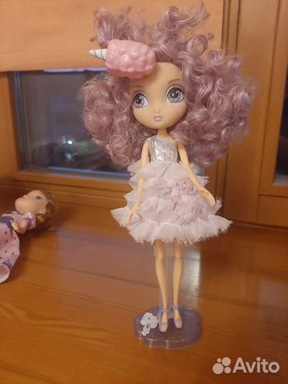 Кукла модная