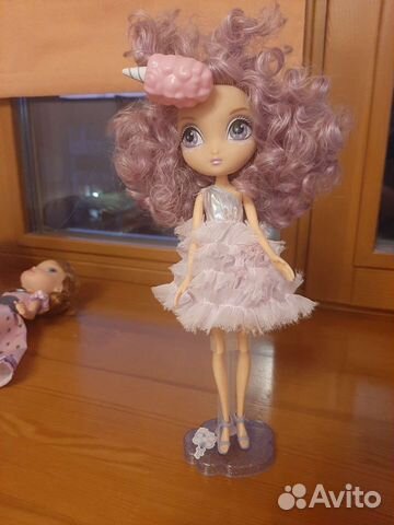 Кукла модная