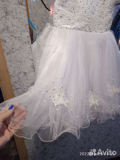Искрящееся волшебное платье на 5-6 лет