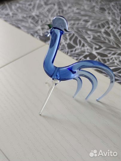 Фигурки из цветного стекла