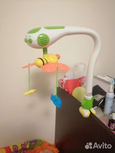 Музыкальный мобиль на кроватку